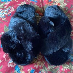 Black Fur YAYLA INC Size 8 SLIDES